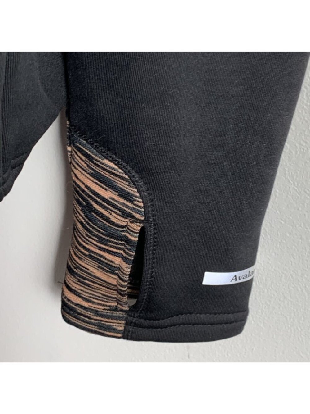 Avalanche Womens Jacket Sz L Black Zip Thumb Holes Athletic Wicking Activewear - Picture 3 of 12